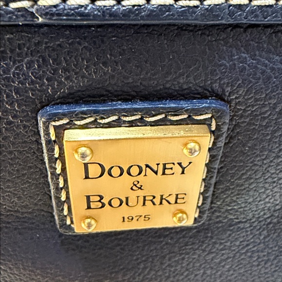 Dooney & Bourke vintage black leather top stitch bag Red interior. Beautiful! - Picture 5 of 8